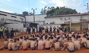 Celdas con reclusos del PCC son requisadas en busca de armas en la cárcel de Ciudad del Este – Prensa 5