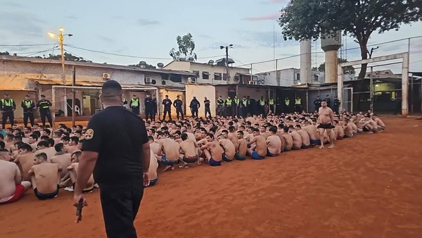 Incautan armas blancas, drogas y celulares tras requisa en penal de CDE - Unicanal