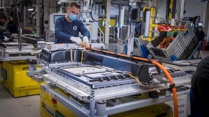 El fabricante de bater铆as para Volvo anuncia 150 despidos, el 50 % de su plantilla