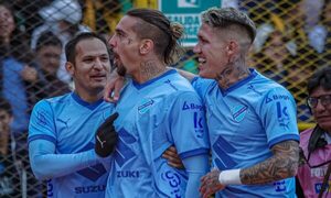 A “Xico” Da Costa le llenaron de felicitaciones los jugadores del Bolívar, ¿y los de de Cerro?