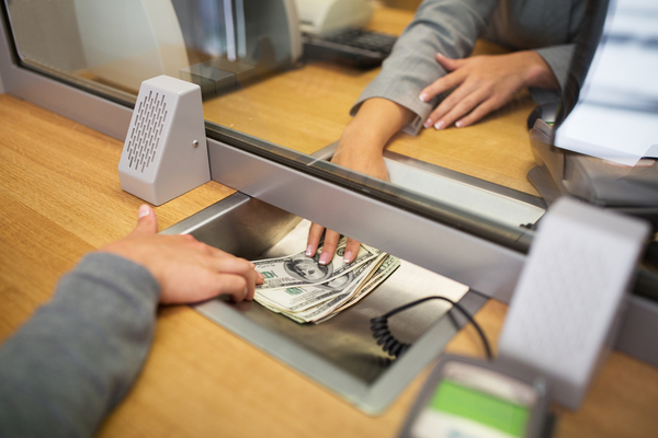 Bancos reducen tasas de interés para ahorros en guaraníes y dólares al cierre de marzo - MarketData