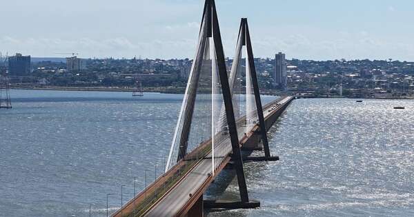 La Nación / Encarnación: buscan a conductor que llevaba supuesta droga, embistió control y huyó a Argentina
