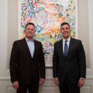 El Presidente Santiago Peña se reúne con Richard Grenell :: Presidencia de la República del Paraguay