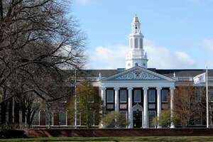 Gobierno de Trump excluye a Universidad de Harvard de las ayudas federales - Mundo - ABC Color