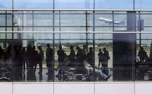 Ataque con drones ucranianos obliga a cerrar aeropuertos en Rusia - Mundo - ABC Color