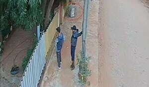 Detienen a dos “chespis” por robar compresor de una escuela - Policiales - ABC Color