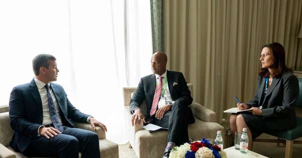 La Nación / Peña se reunió con directivos de Amazon y cónsul de Israel en cierre de gira por EE. UU.