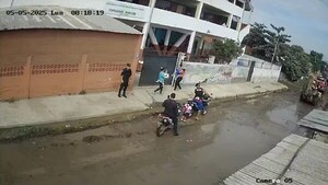 Simulan Seguridad en Escuela de Zona Roja: Policías Van Solo a Tomarse Fotos