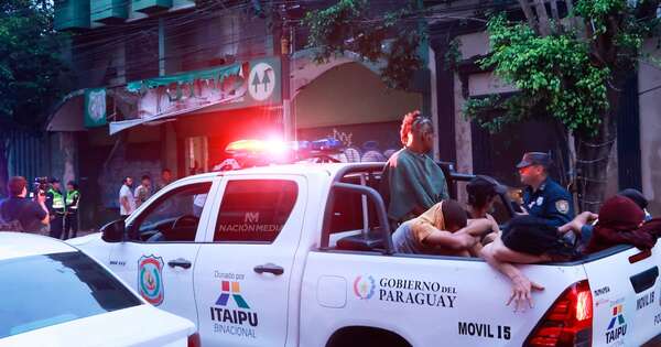 La Nación / La Municipalidad de Asunción interviene edificios abandonados y ya hay varios detenidos