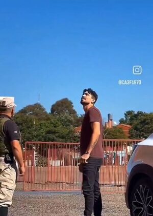 (VIDEO) Así fue la polémica presentación de Tobías Vargas en el 3 de Febrero