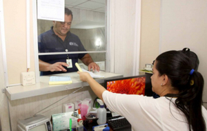 Funcionarios contratados deben presentar facturas