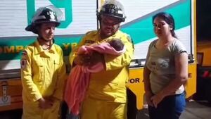 Bomberos le salvaron la vida a un bebé que había dejado de respirar