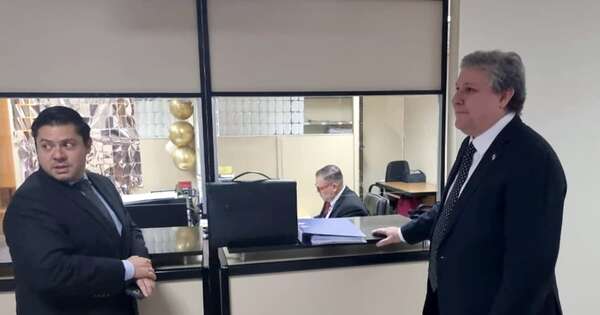 La Nación / Definen si Rafael Filizzola irá a juicio por caso de “comisarías de oro”
