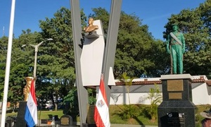 Roban placas conmemorativas de la Plaza de los Héroes de Coronel Oviedo - OviedoPress