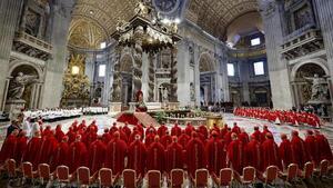 Los cardenales urgen a un alto el fuego en Ucrania y Oriente Medio antes del cónclave