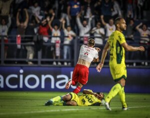 Versus / Un golazo de Isidro Pitta mantiene líder a Bragantino en el Brasileirão