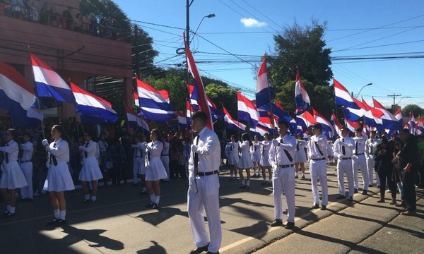Coronel Oviedo se prepara para el desfile patriótico del 14 de mayo con énfasis en seguridad y coordinación - OviedoPress