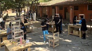 Jóvenes fabricarán 300 pupitres para donar a seis escuelas públicas