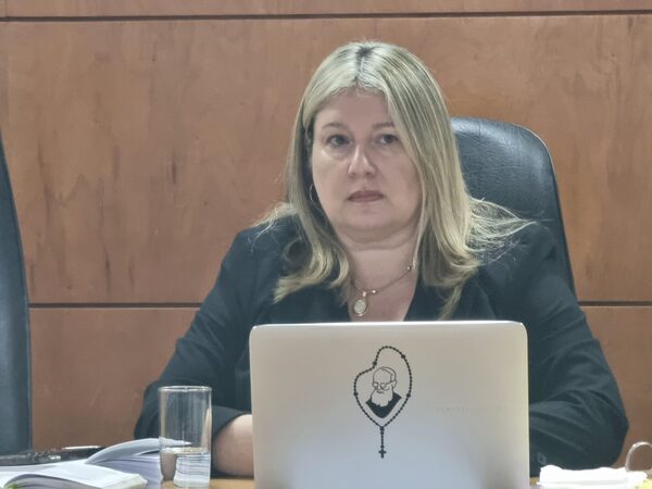 Exministros y exdirectora del MAG deberán pagar al Estado cerca de Gs. 69.000 millones - PDS RADIO Y TV