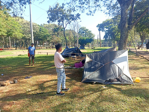Indígenas dicen que abandonarán parque de CDE si consiguen víveres y frazadas - La Clave