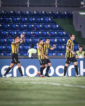 El Legendario visita Potosí para defender el liderato del grupo - trece