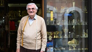 Mancinelli, el sastre que viste a los papas, ya se prepara para el sucesor de Francisco