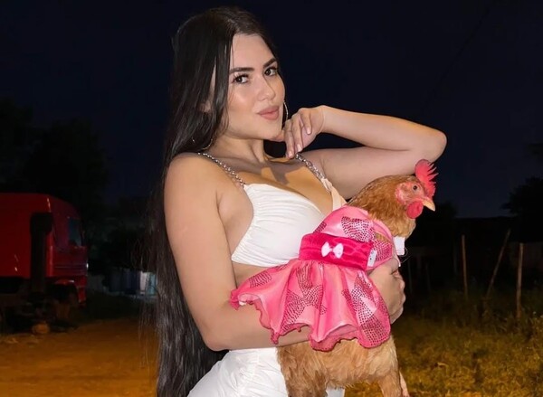 La influencer definitiva; Hortensia la mascota de Laurys Dyva "firmó" otro contrato - Teleshow