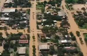 Onda diluvio universal: llovió durante ocho horas en el Chaco y varias familias quedaron bajo agua