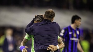 Flick: "No quiero hablar mucho del árbitro"