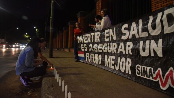 Médicos se movilizan y exigen mejor trato para los residentes