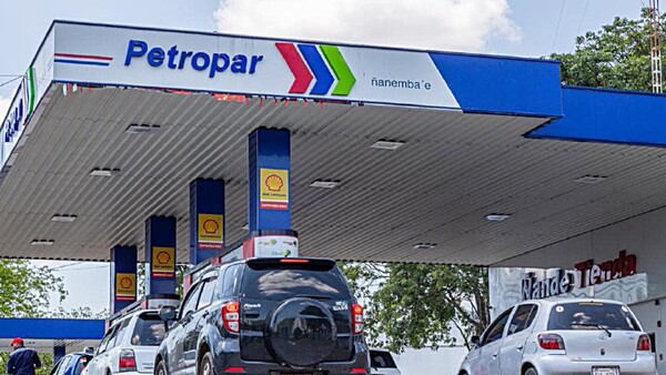 Hay silencio en Petropar tras el pedido del MEF de bajar precios