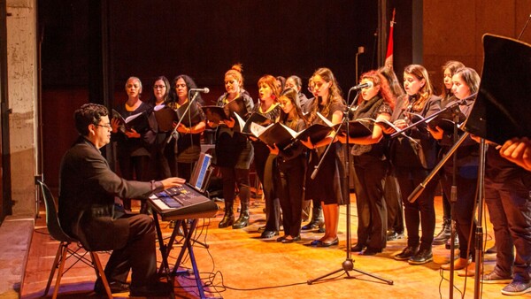 Con música y danzas se rinde hoy homenaje a la madre y a la patria