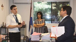Dan medidas a abogados en caso de la mafia de pagarés