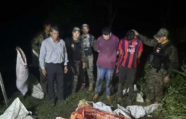 Detienen a dos hombres cuando faenaban un animal vacuno en una estancia - Noticiero Paraguay