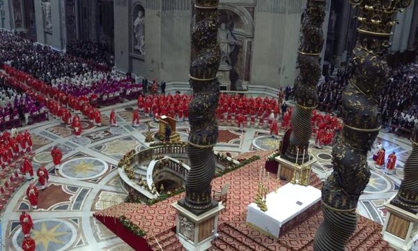 Antes de ir al encierro, cardenales participan de la misa ‘Pro eligiendo pontífice’