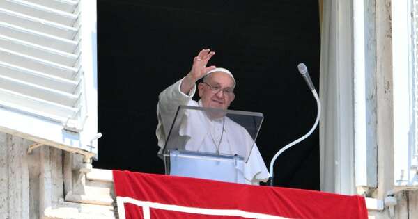 La Nación / ¿Qué hace el papa?