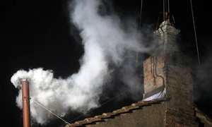 Hoy habrá una única fumata vespertina en el Vaticano, ¿qué significa el color del humo? - OviedoPress