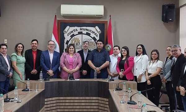 Autoridades de Minga Guazú convocan a director de la Décima Región Sanitaria