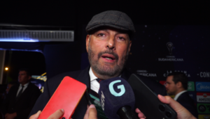 Versus / Cerristas llevan su disgusto hasta el domicilio de Juan José Zapag