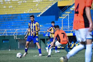 Versus / Luqueño: un jugador a la reserva tras la eliminación de la Sudamericana