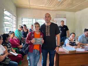 Entrega de tarjetas del programa Tekoporã Mbarete beneficia a más de 1.000 familias en Cambyretá