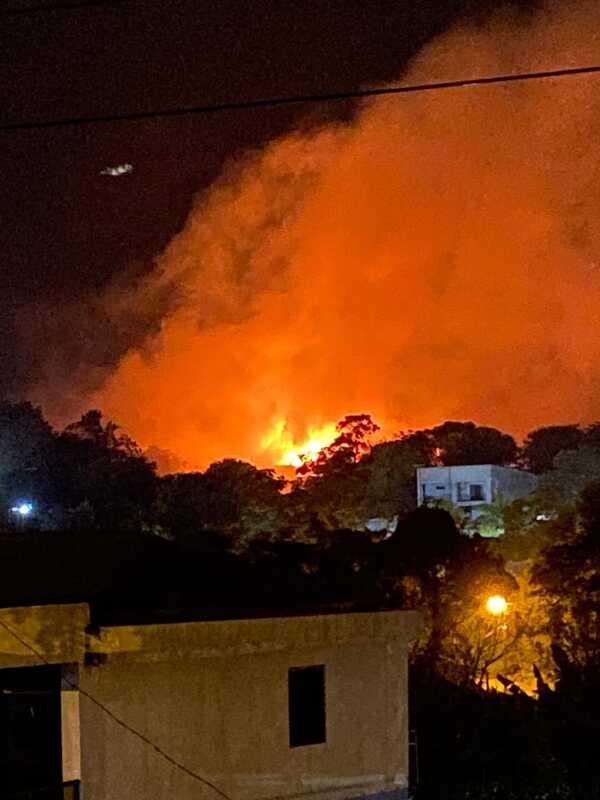 Voraz incendio consume secadero de Yerbatera en Natalio
