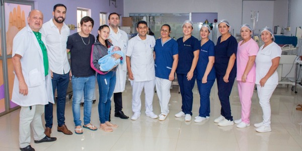 Exitosa operación de un bebé con rara malformación congénita en Ciudad del Este • PARAGUAY TV