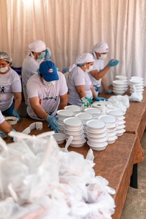 Comepar sirvió almuerzo a 1.000 voluntarios de la Comilona Teletón - La Clave