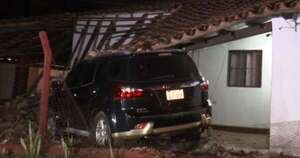 Diario HOY | Conductora ebria choca y provoca serios daños a una vivienda en Capiatá