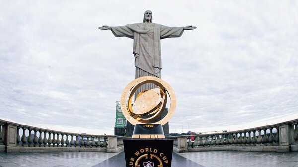 El trofeo del Mundial de Clubes recibe la bendición del Cristo Redentor de Río