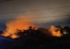 Incendio arrasa pastizales en la zona de Luque–San Bernardino y moviliza a varias compañías