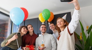 Cumpleaños sin azúcar genera debate en redes - SNT