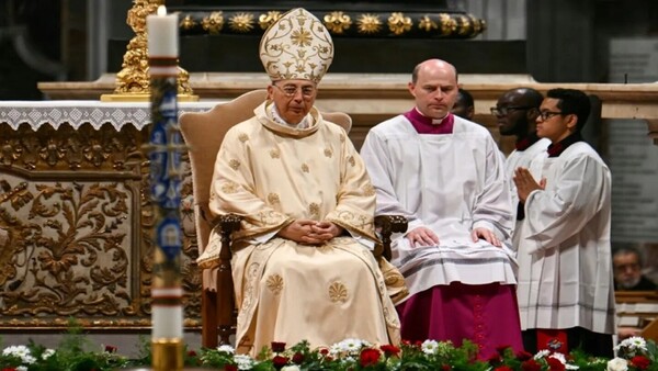 Dominique Mamberti, el cardenal que proclamará al nuevo Papa