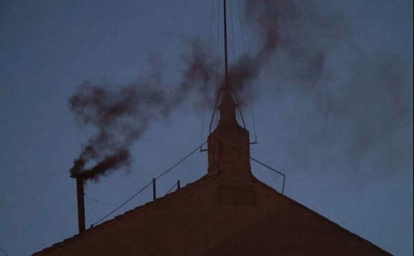 Fumata negra: sin Papa en primera votación del cónclave